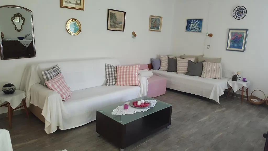 Holiday House Altea بنجول 0*,