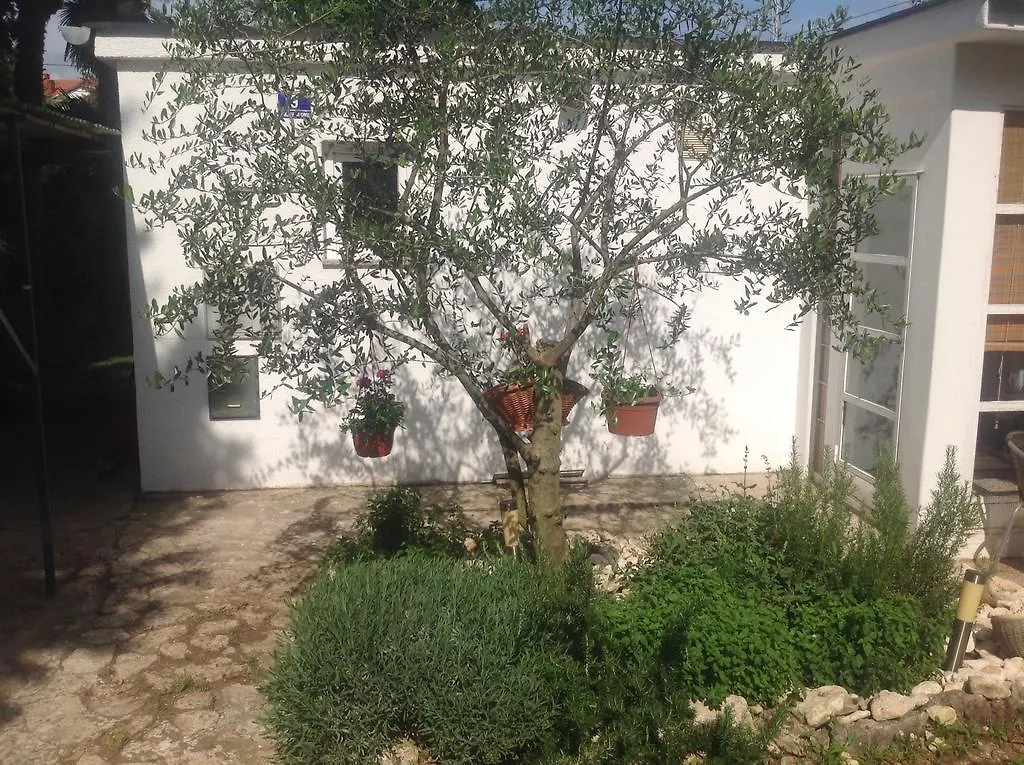 Holiday House Altea Banjole 0*,  Croatia